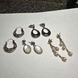 Pretty Hoop / Dangle Mix Pierced Earrings Lot Of 4 Gold Tone Women’s